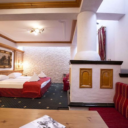 เมอร์เคียว สิคีโซอารา บินเดอร์บูบิ โฮเทล แอนด์ สปา Hotel ซิวิโชอารา ภายนอก รูปภาพ
