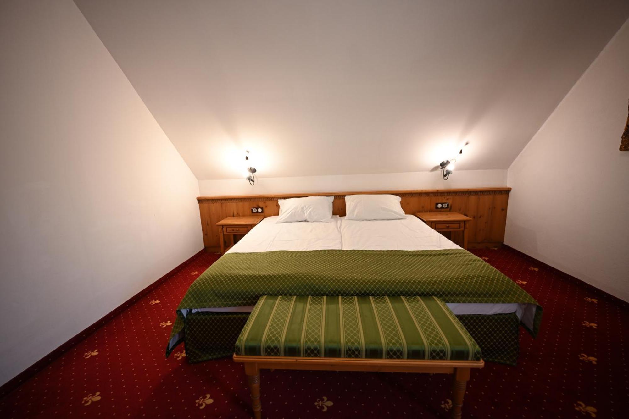 เมอร์เคียว สิคีโซอารา บินเดอร์บูบิ โฮเทล แอนด์ สปา Hotel ซิวิโชอารา ภายนอก รูปภาพ
