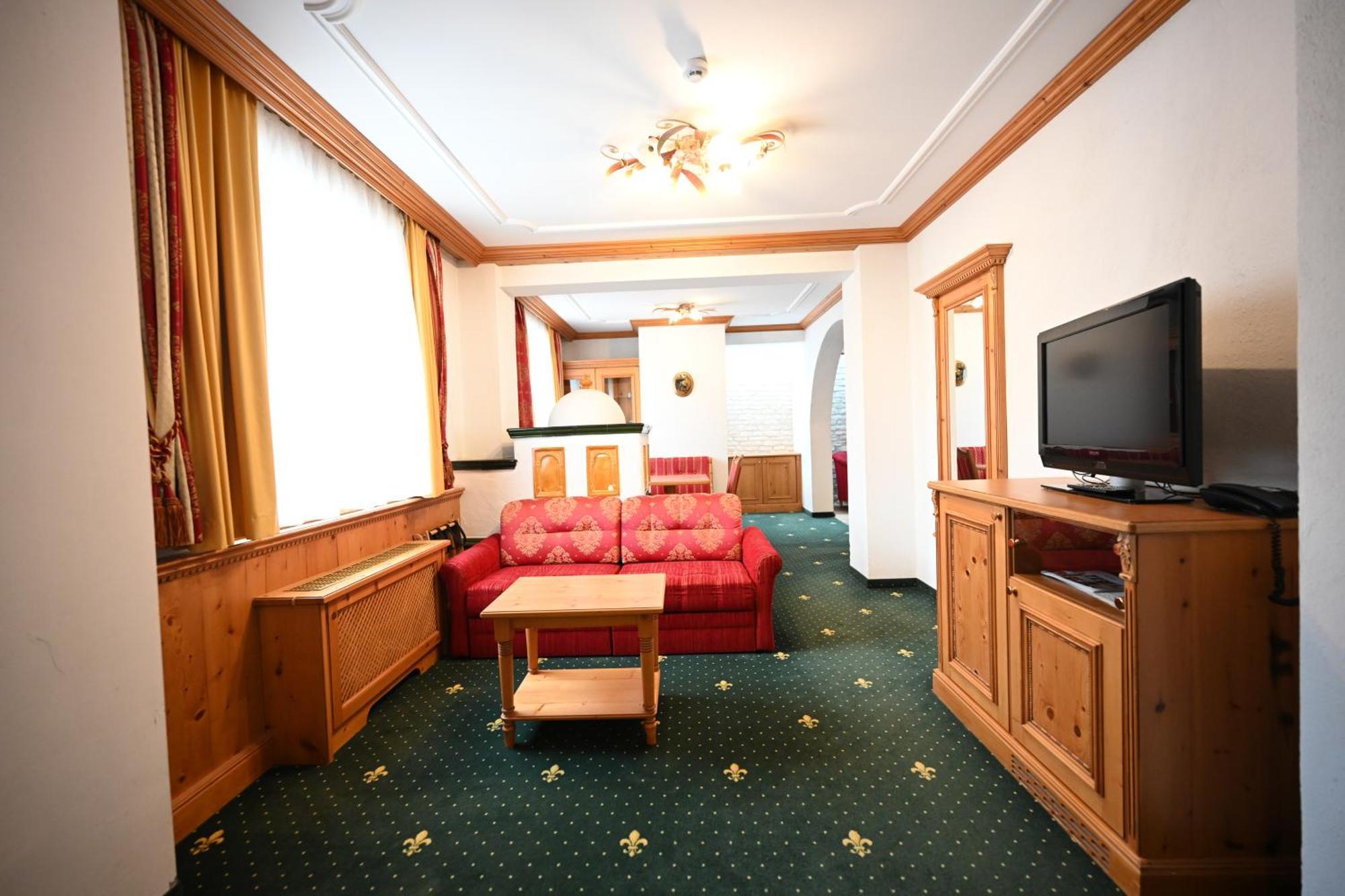 เมอร์เคียว สิคีโซอารา บินเดอร์บูบิ โฮเทล แอนด์ สปา Hotel ซิวิโชอารา ภายนอก รูปภาพ