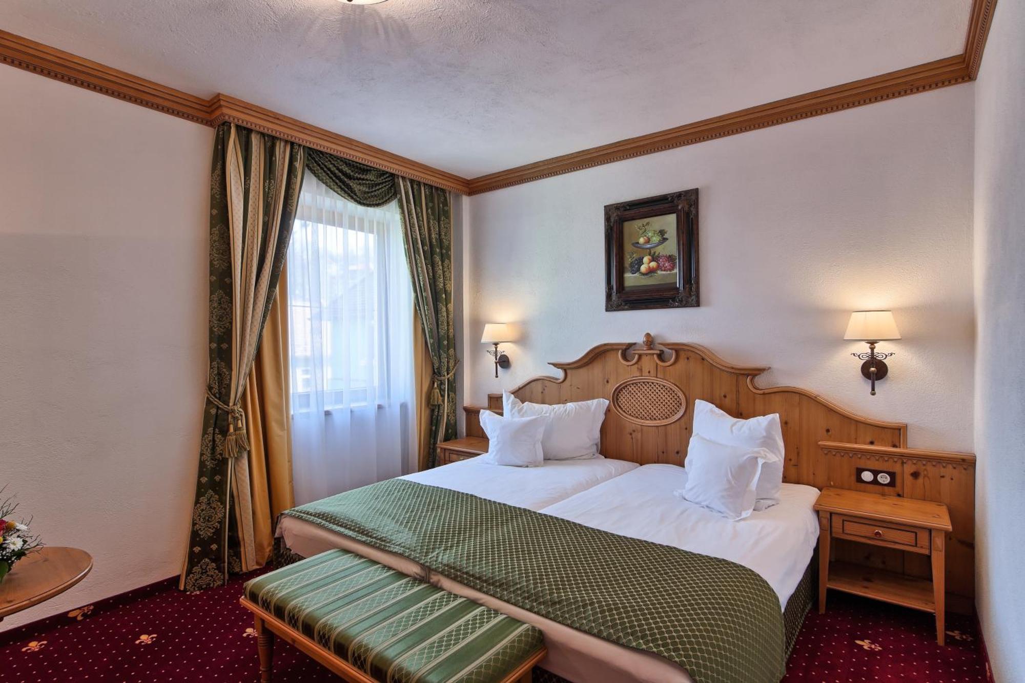 เมอร์เคียว สิคีโซอารา บินเดอร์บูบิ โฮเทล แอนด์ สปา Hotel ซิวิโชอารา ภายนอก รูปภาพ